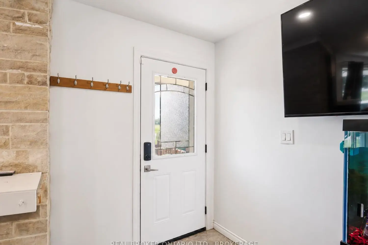 2499 Perth Road photo 3