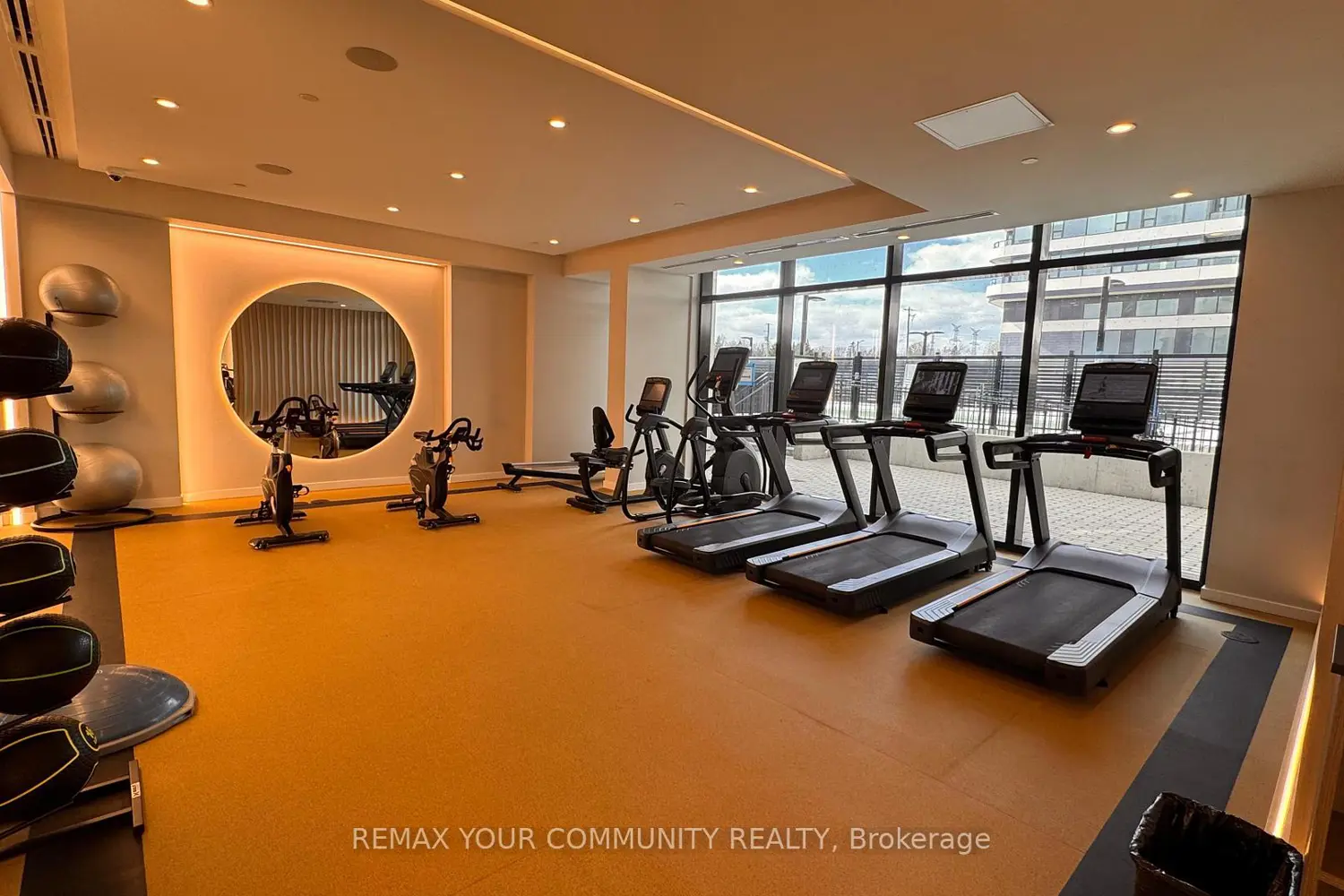 8188 Yonge Street 408 photo 5