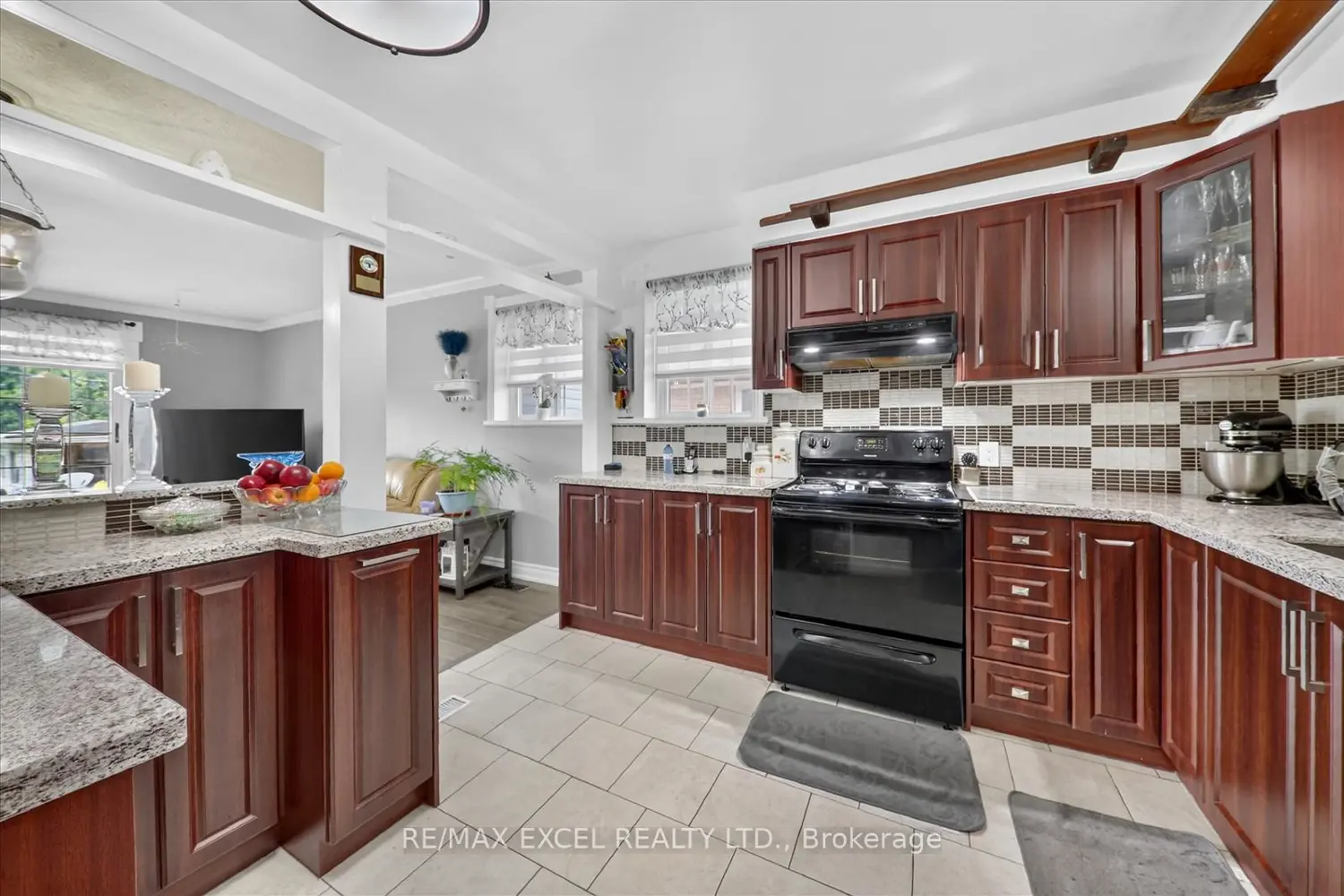 62 Sundance Crescent photo 5