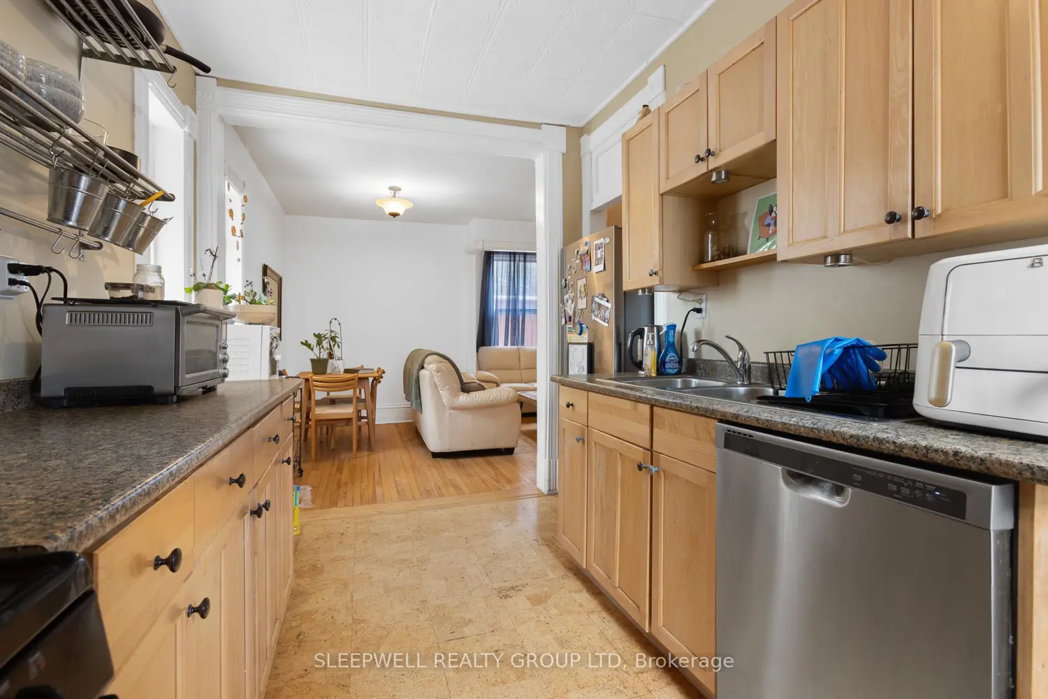 86 Fourth Avenue photo 3