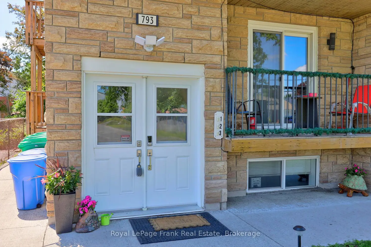 793 Crawford Drive photo 3
