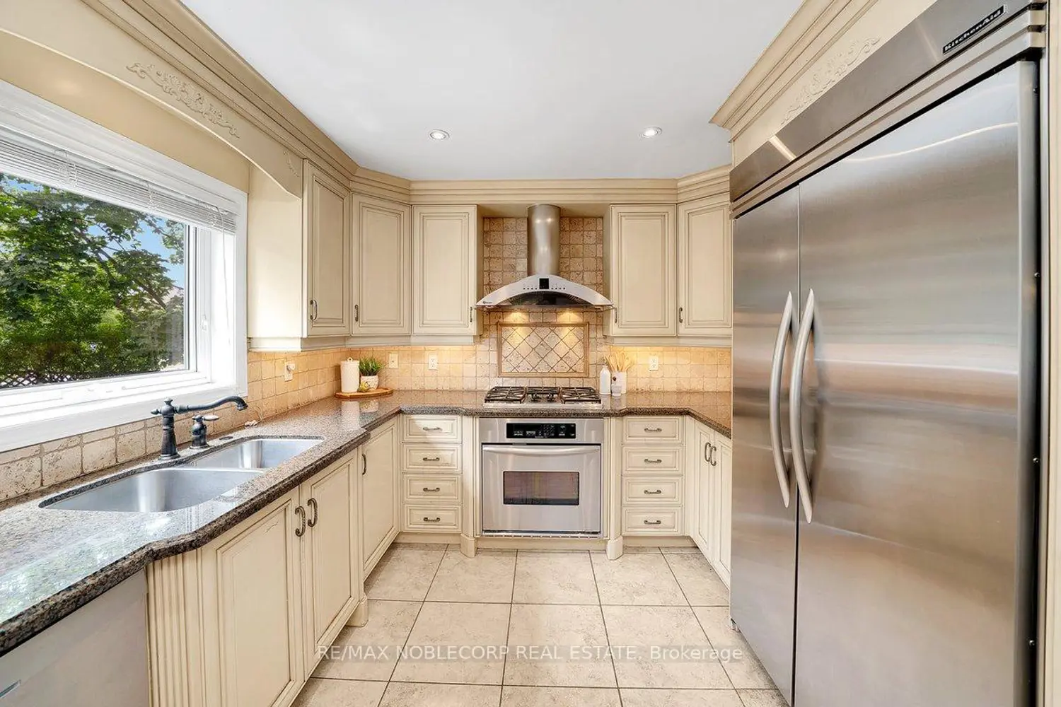 3 Castlehill Road photo 2
