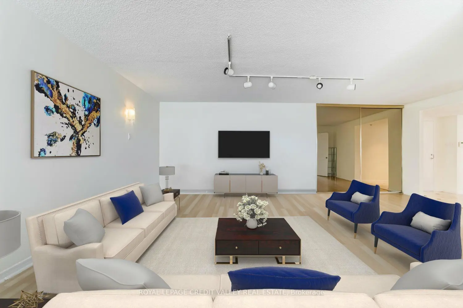 360 Bloor Street 601 photo 5