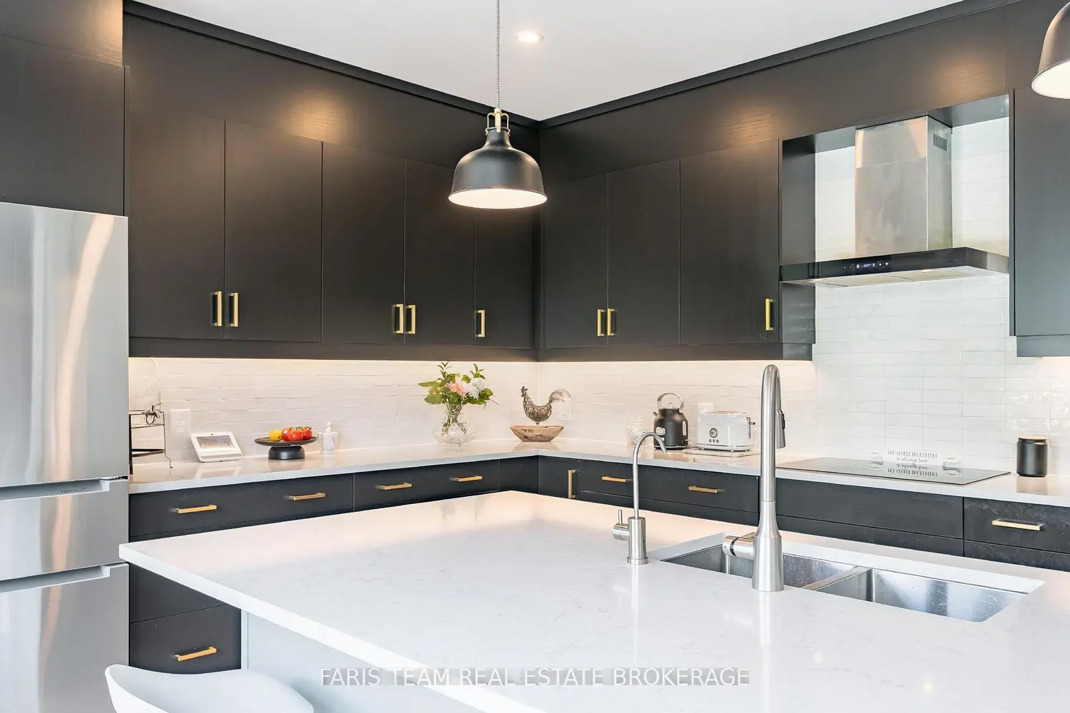 24 Grace Avenue photo 2