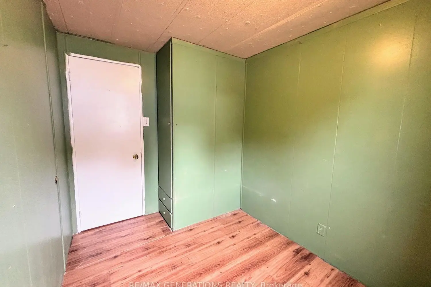 54 Jackson Crescent photo 5
