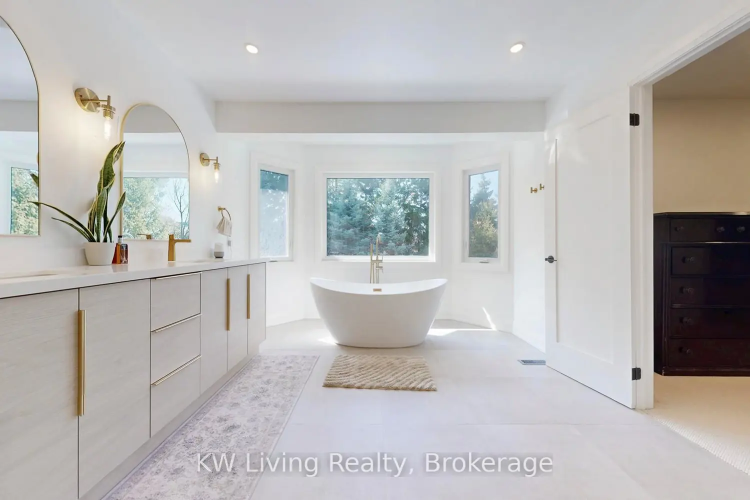 7 Wendover Court photo 2