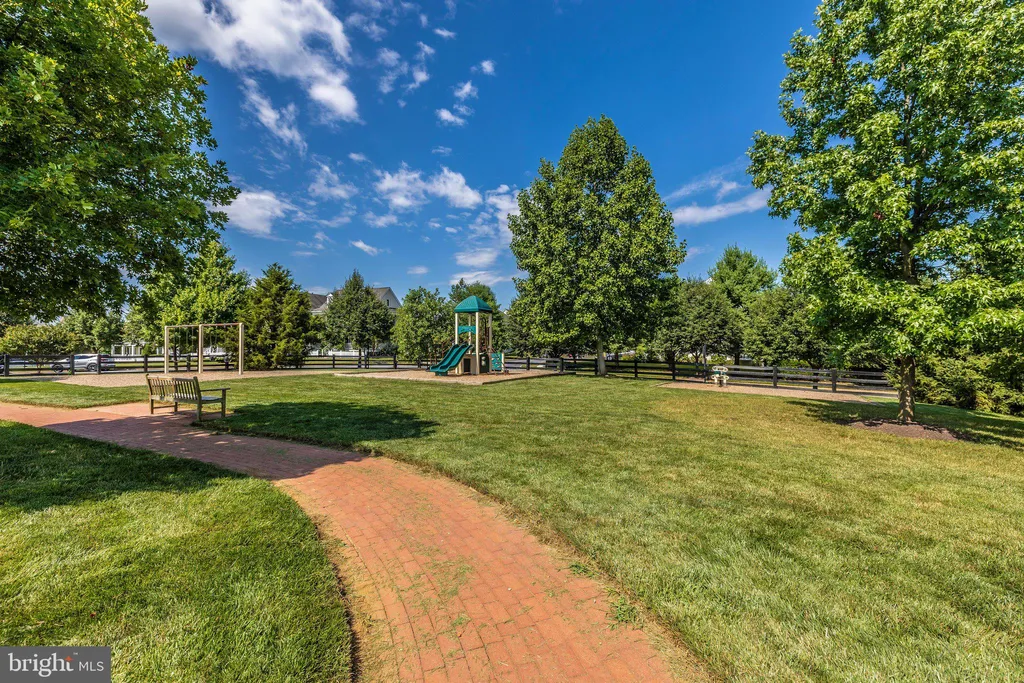9813 Notting Hill Drive, Frederick, MD 21704
