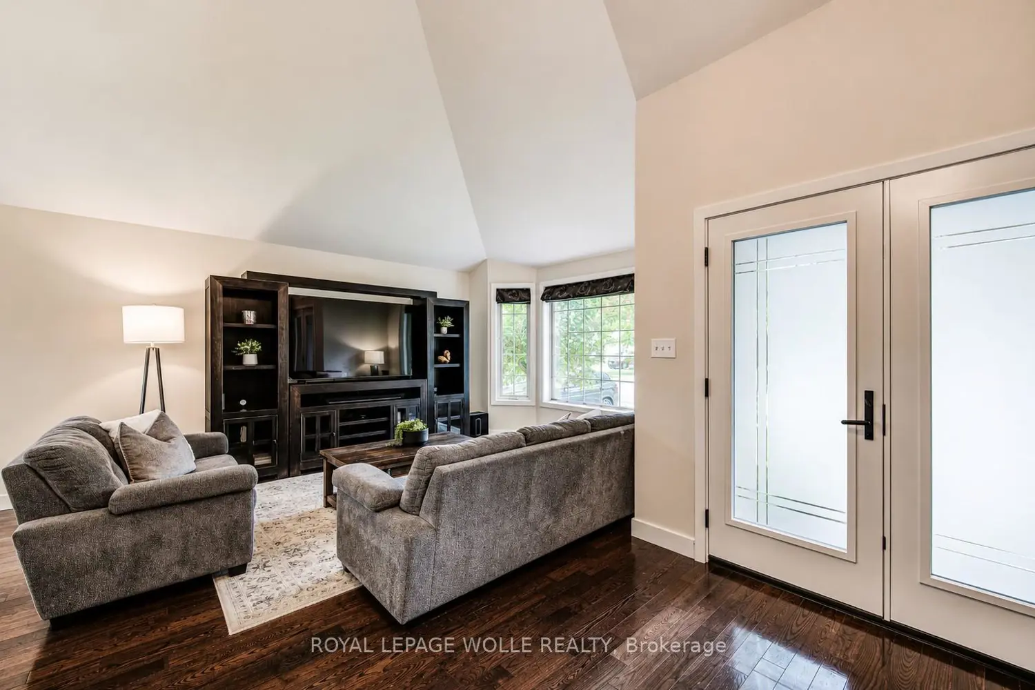 561 Chancery Lane photo 2