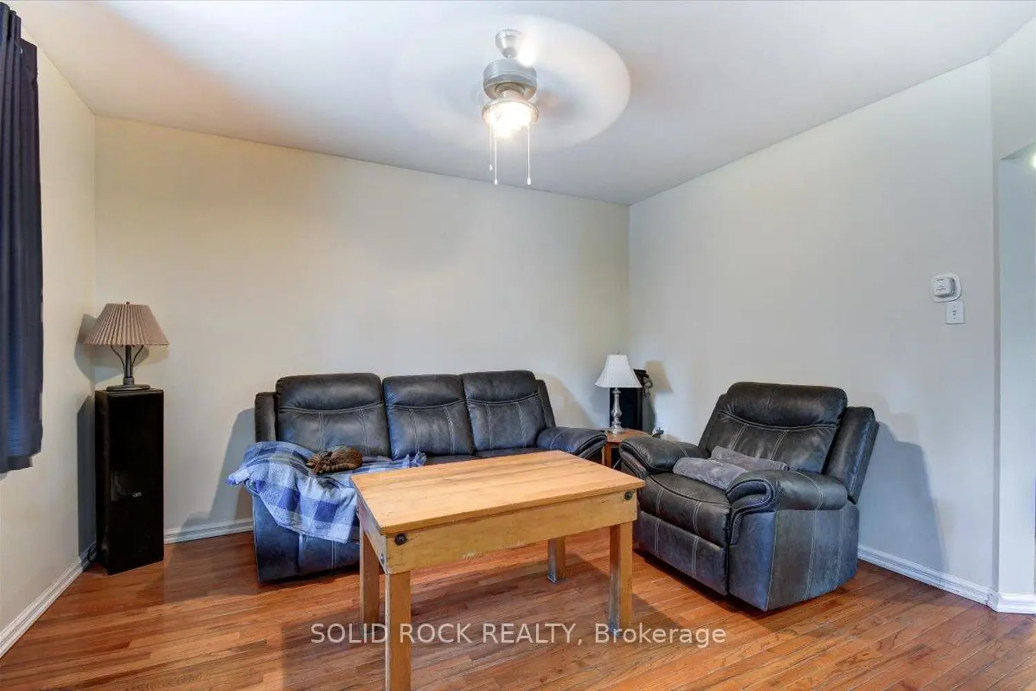 53 Church (St) Avenue photo 3