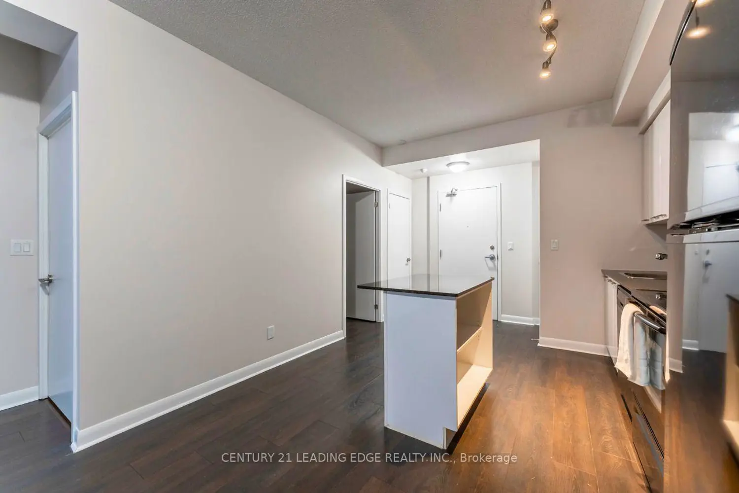15 Bruyeres Mews 517 photo 4