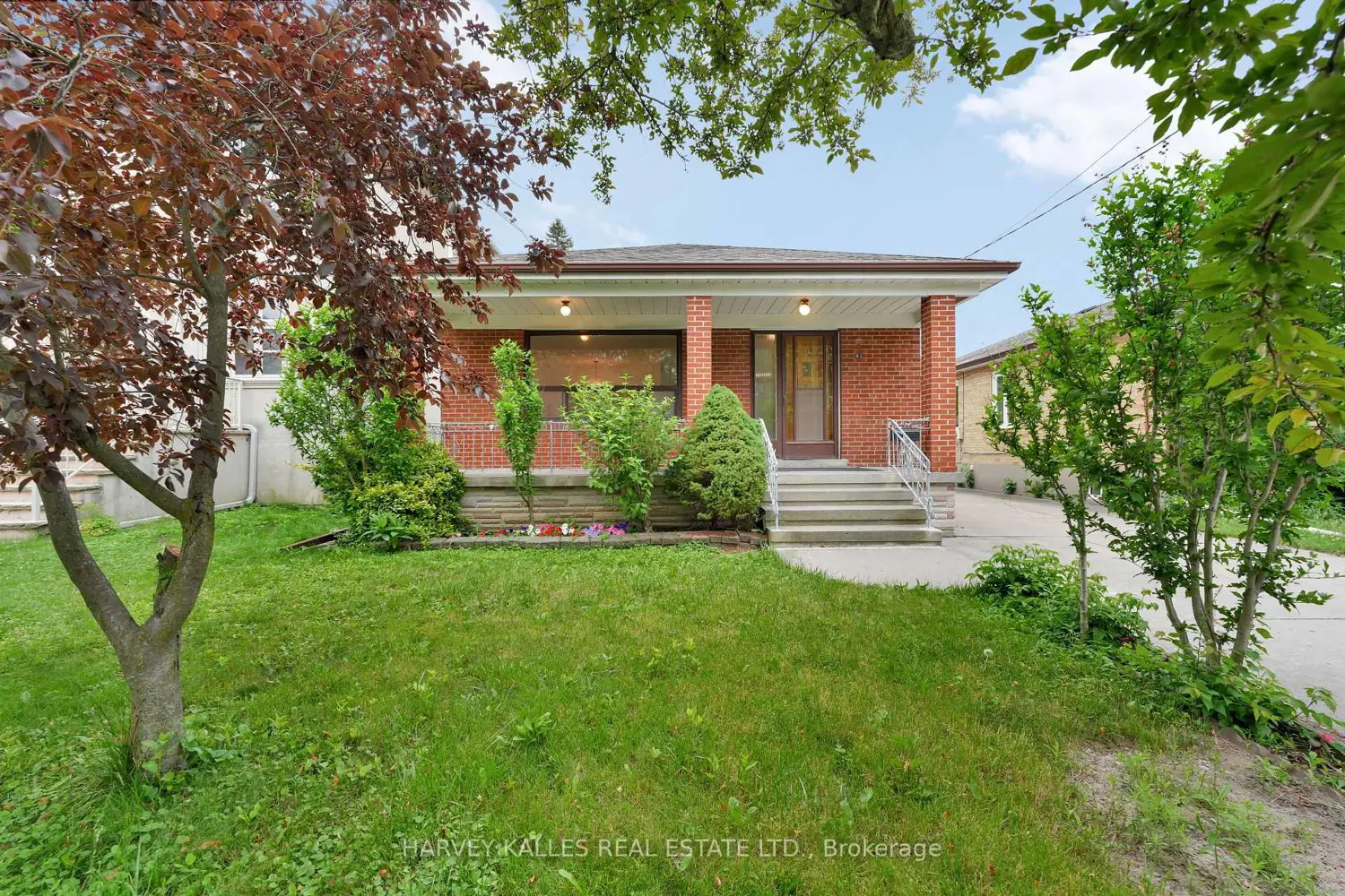 61 Abitibi Avenue photo 2
