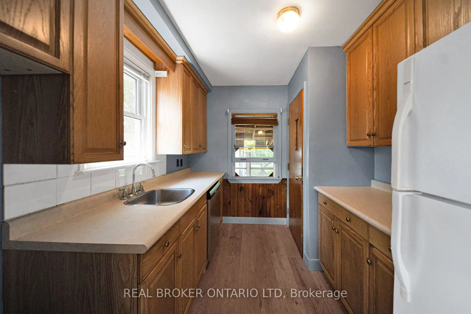 1624 Leonard Street photo 3