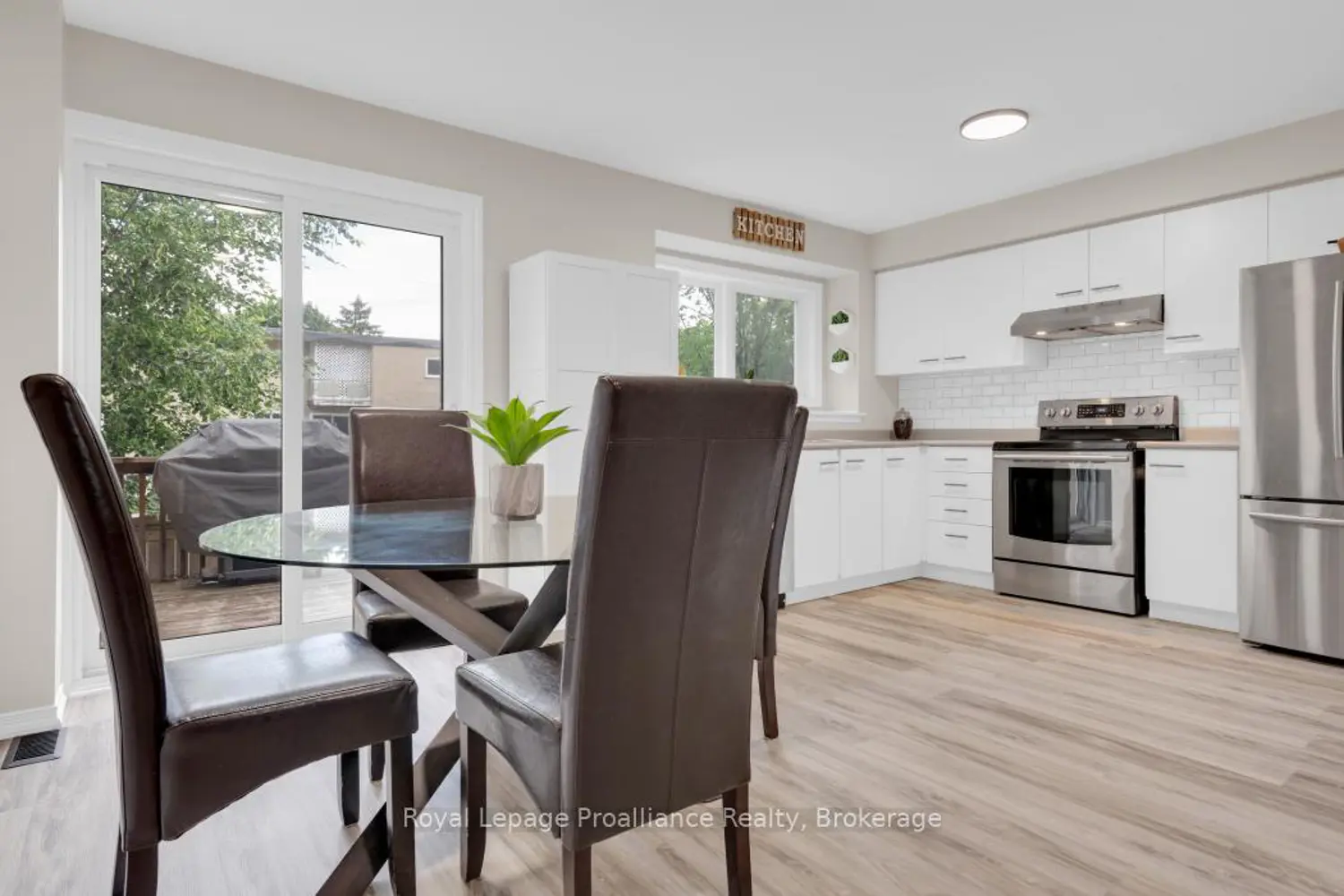9 Progress Avenue 16 photo 4