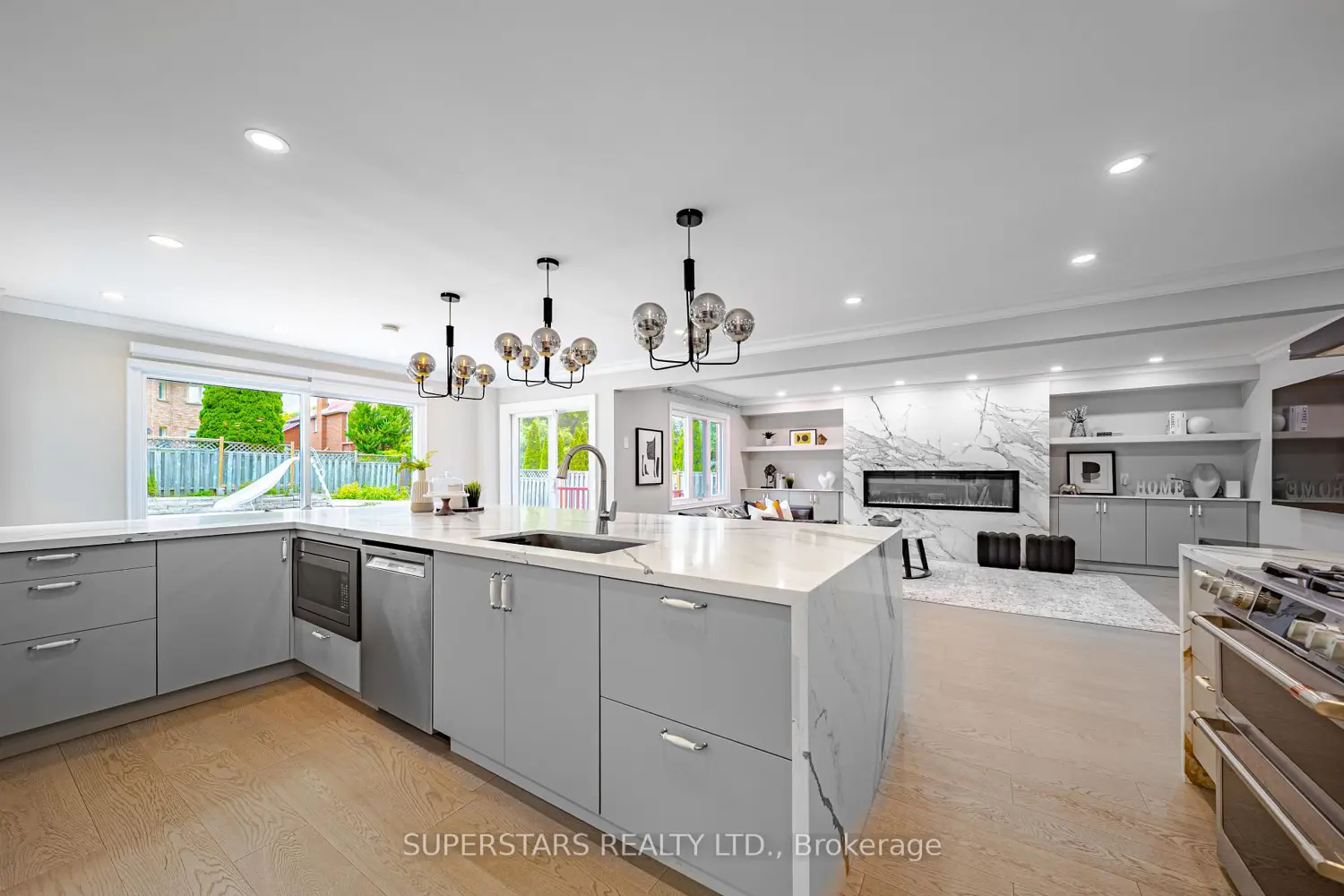 352 Kennedy Street photo 5
