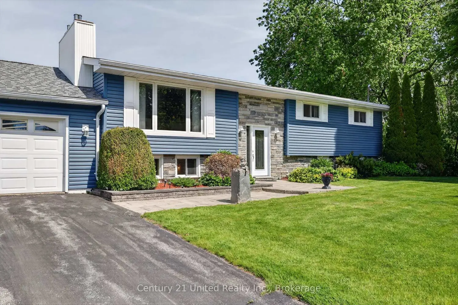 1190 Nuforest Drive photo 3