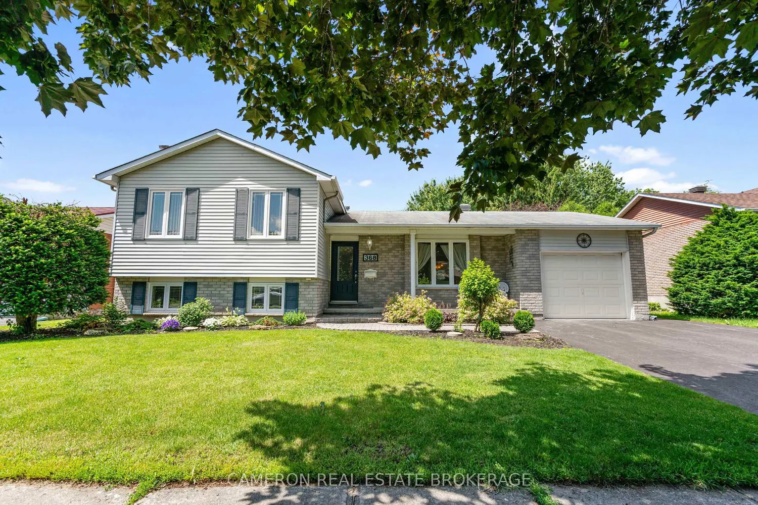 368 Angela Crescent photo 3