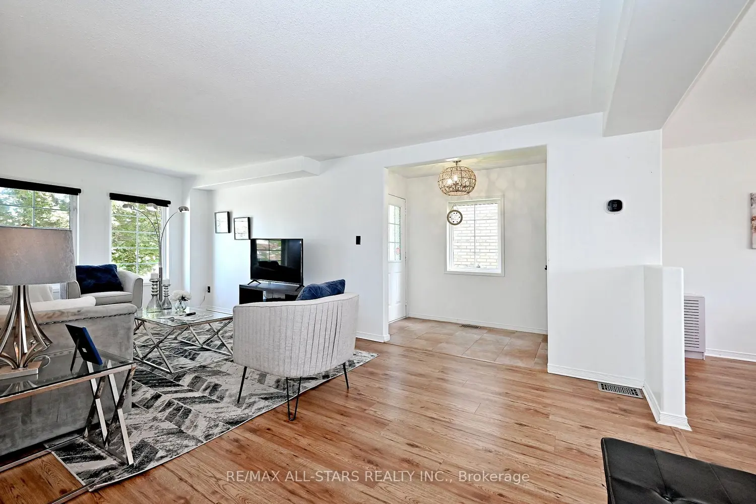 647 Trailview Drive photo 3