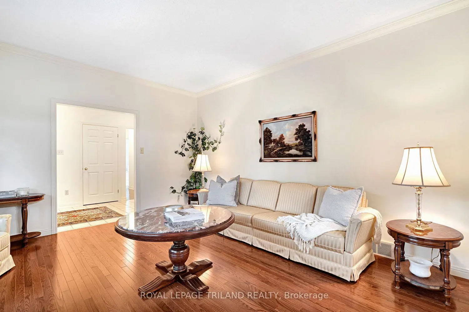 11 Tallwood Circle photo 4