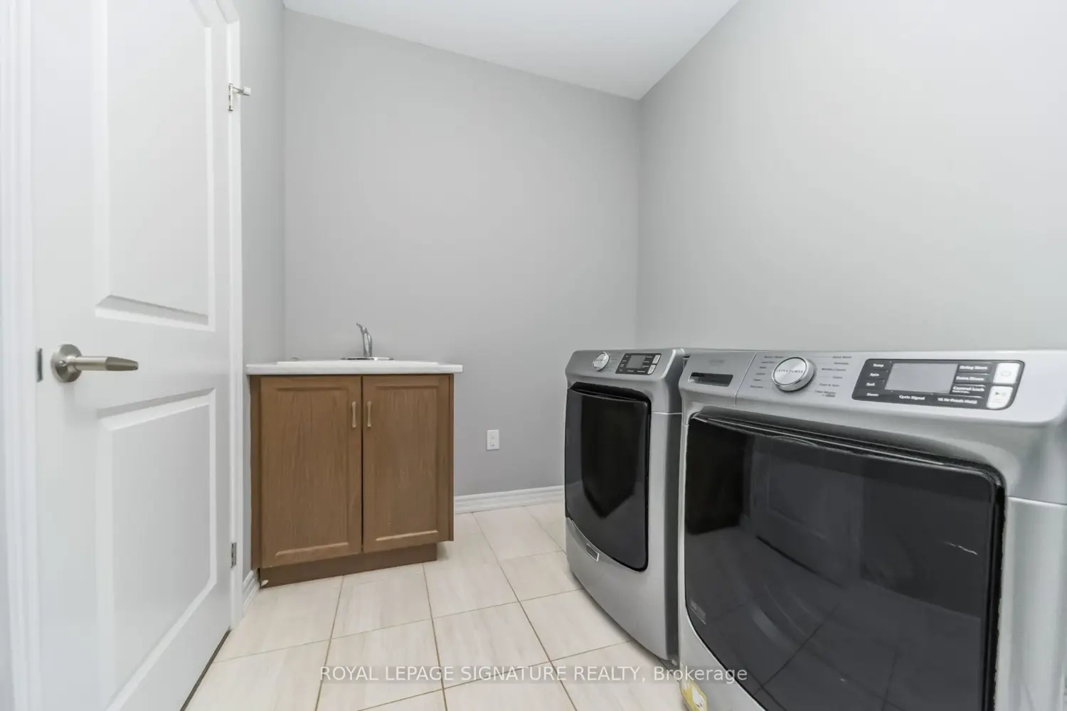184 Bethune Avenue photo 5
