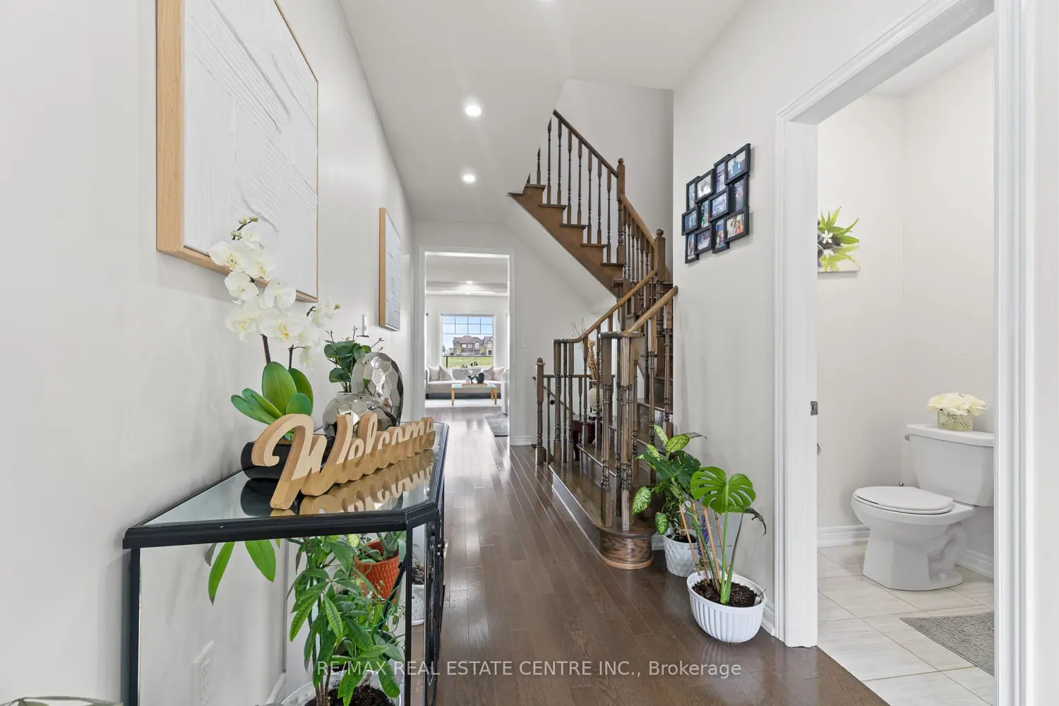 8 Oconnor Crescent photo 3