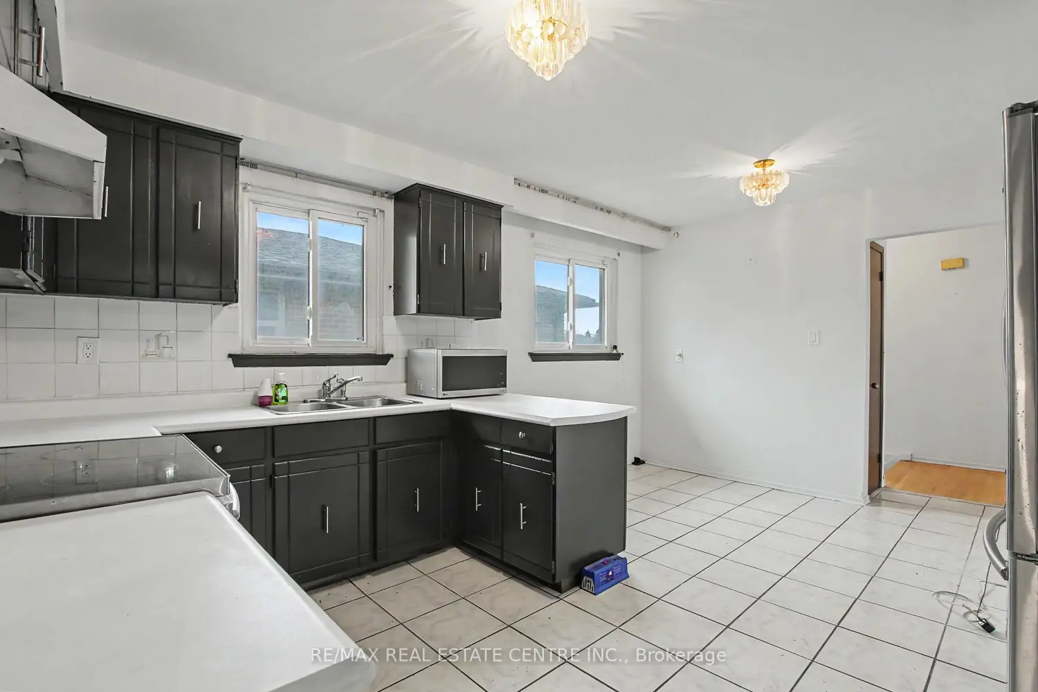 396 Pinemeadow Avenue photo 3