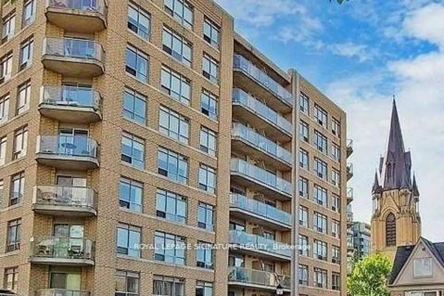 140 Bathurst Street 207 photo 4
