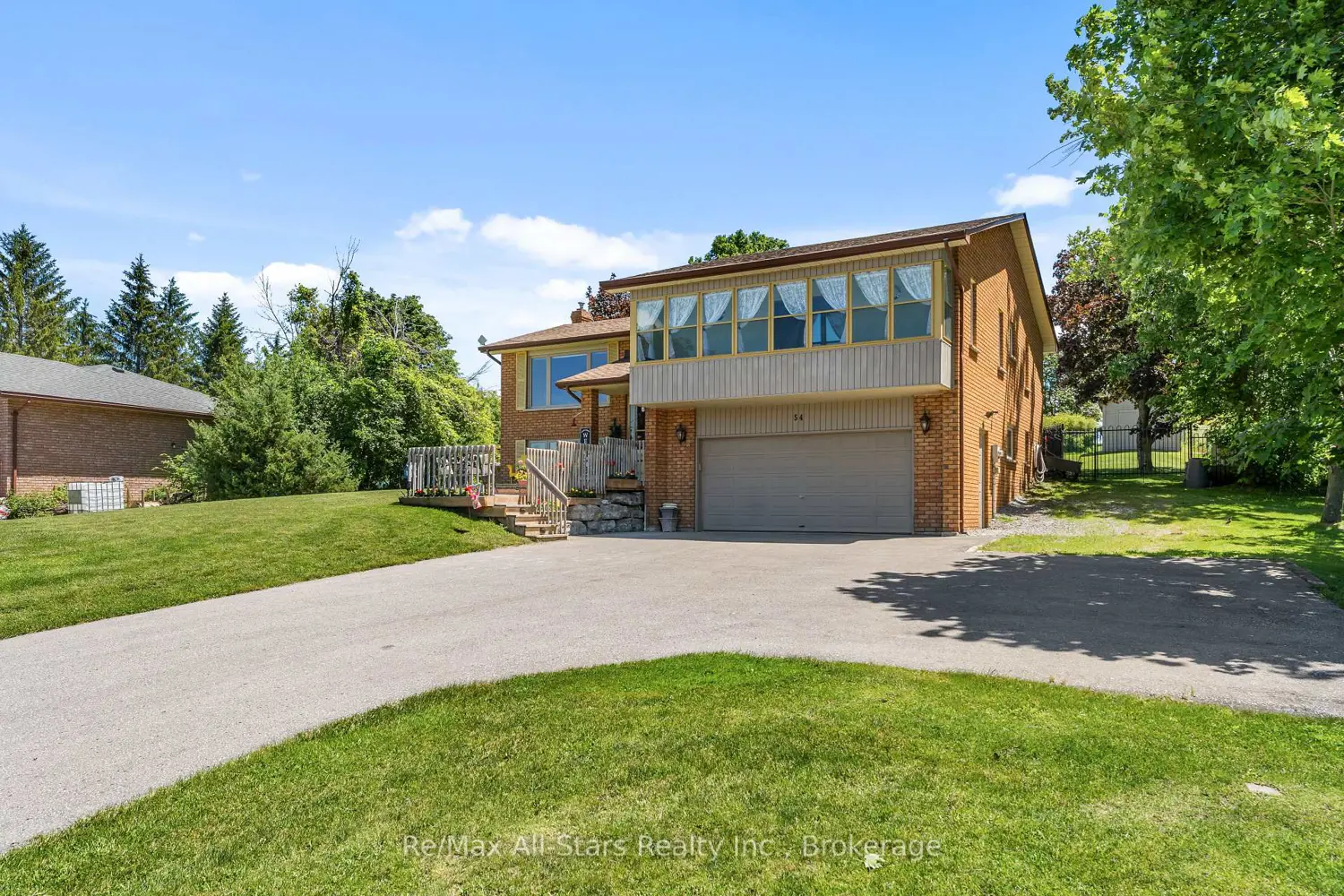 54 Bluewater Avenue photo 3