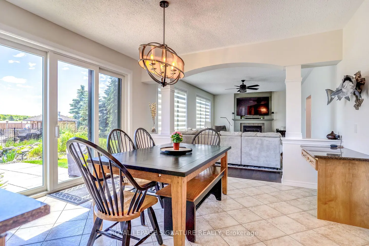 27 Leenders Lane photo 3