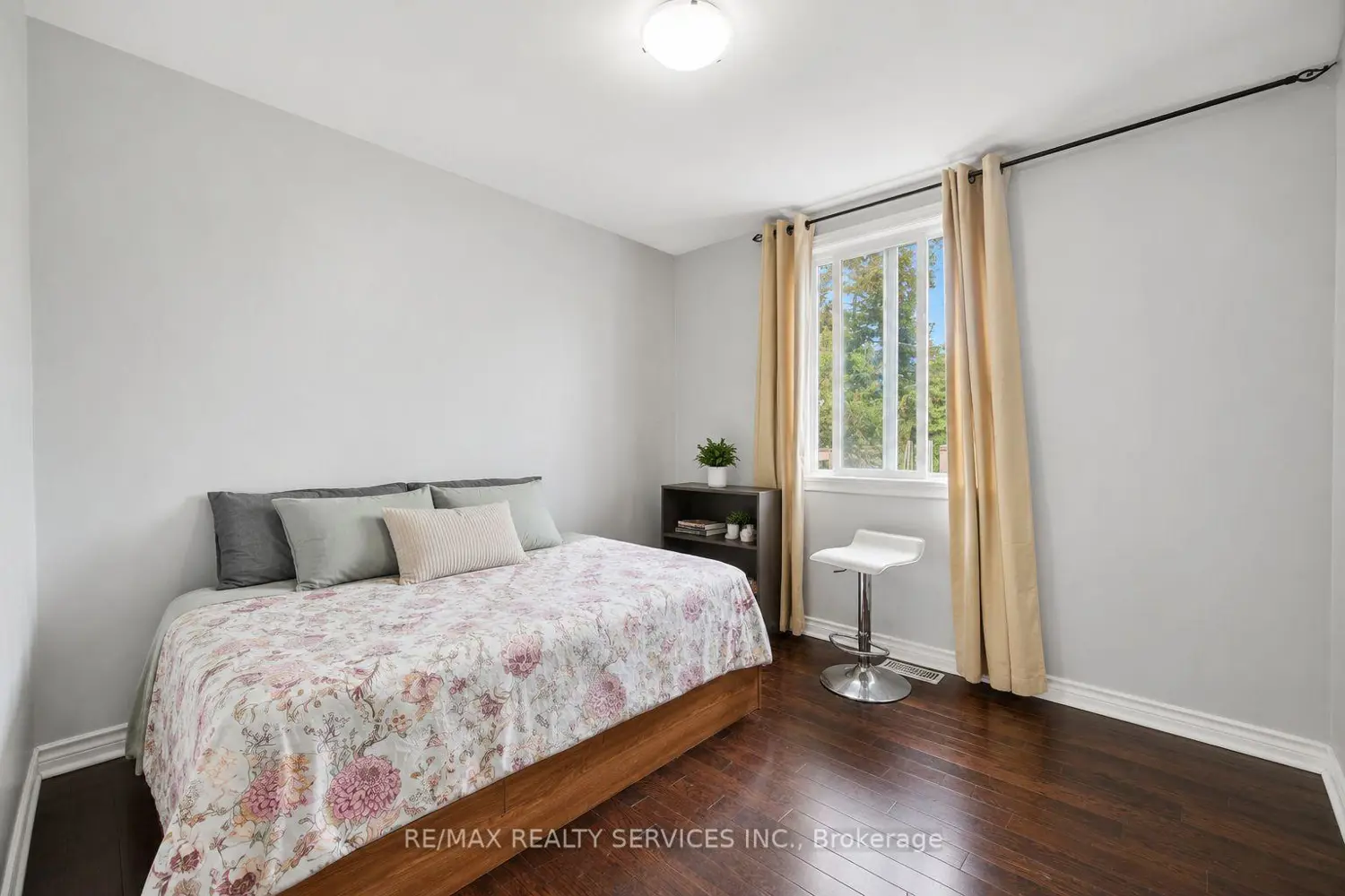 30 Elder Avenue photo 5
