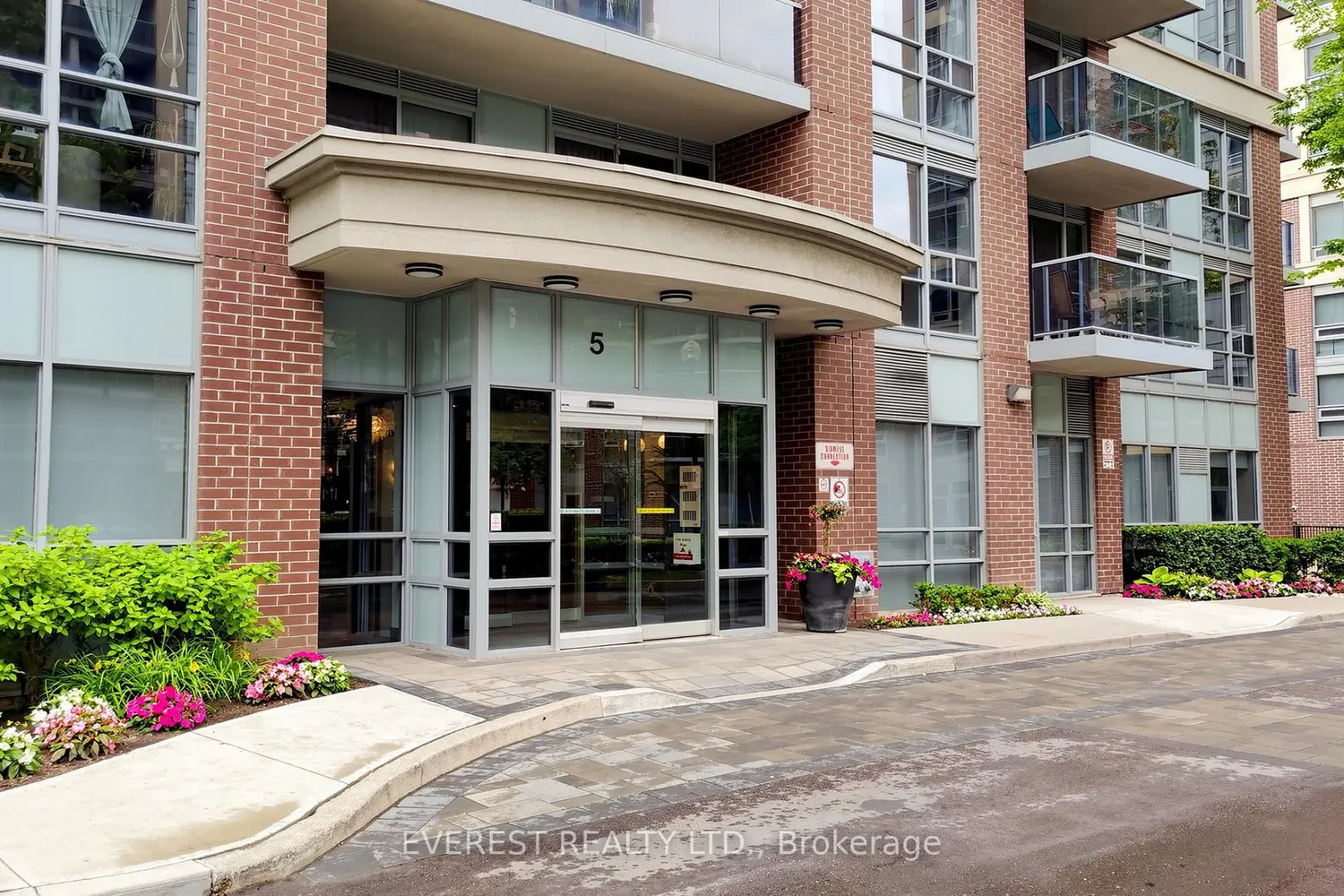 5 Michael Power Place #2101 photo 2