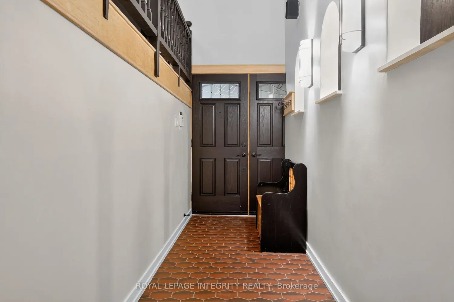 954 Watson Street photo 2
