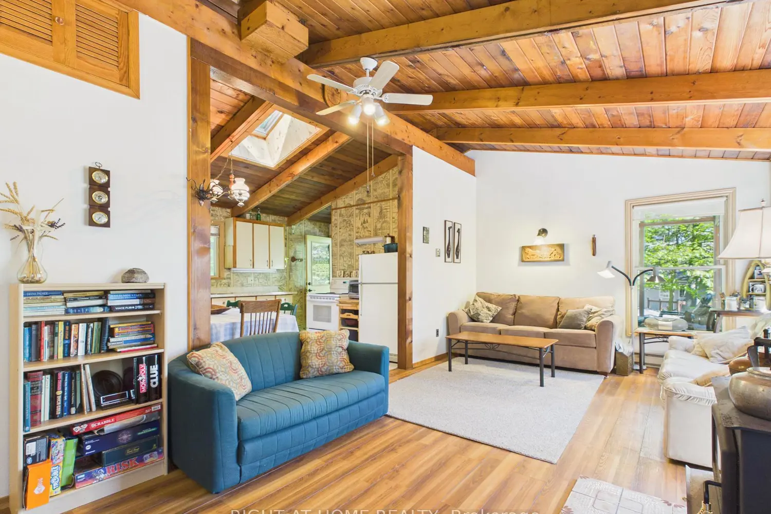1527 Moon River Road photo 4