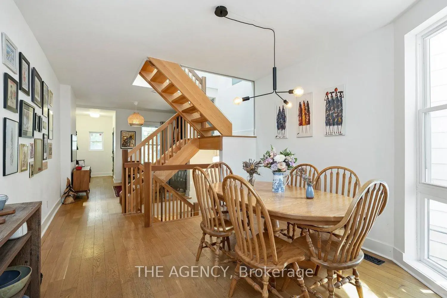 110 Hastings Avenue photo 5