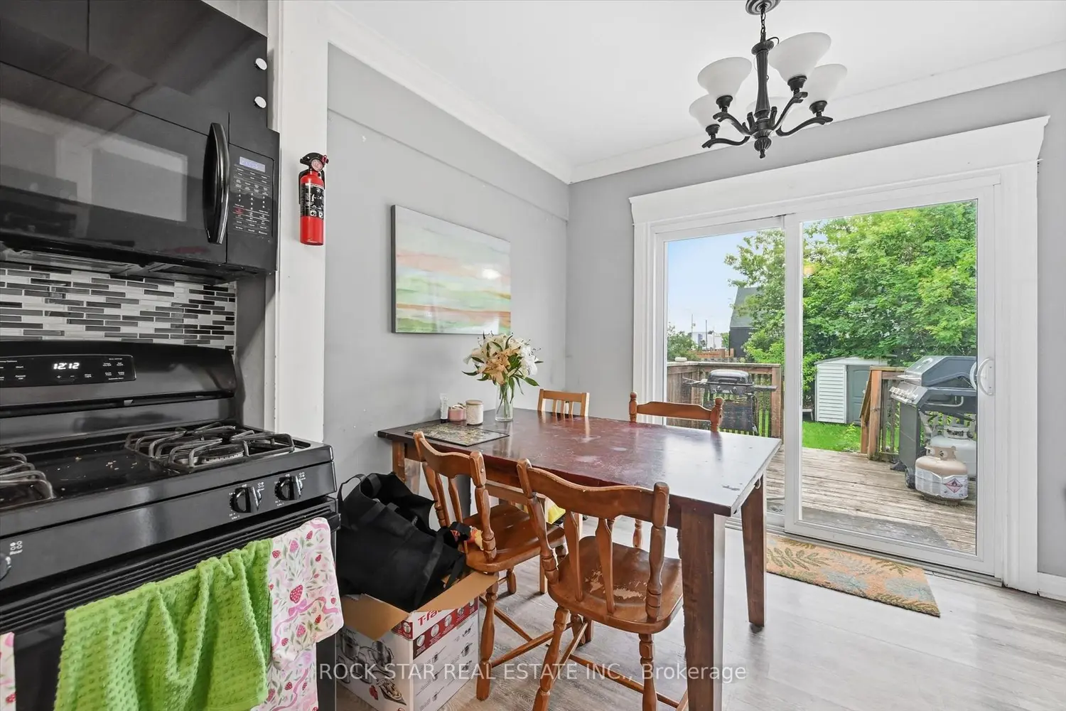 275 West 2Nd Street photo 5