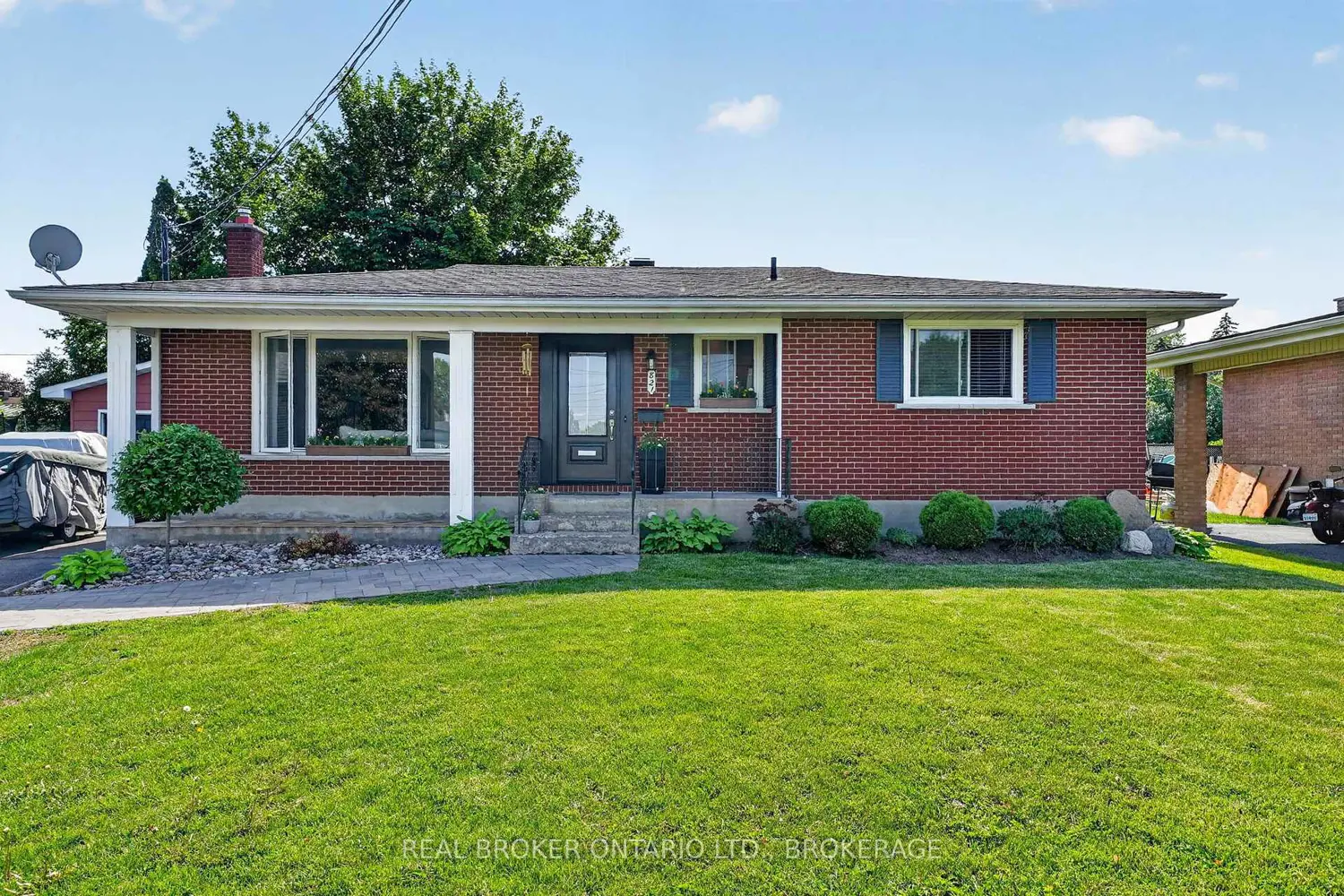 821 Haldimand Crescent