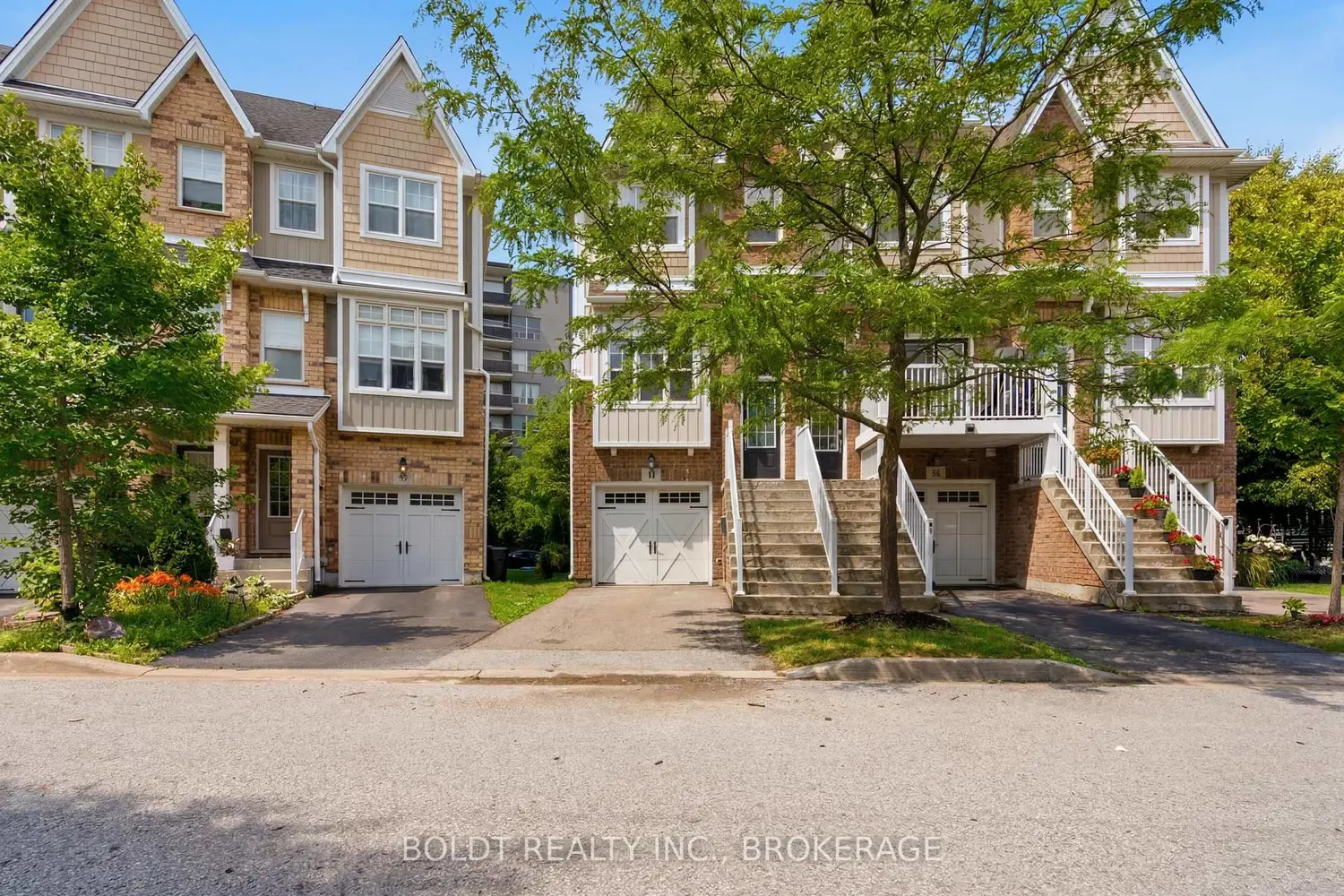 41 Durksen Drive photo 2