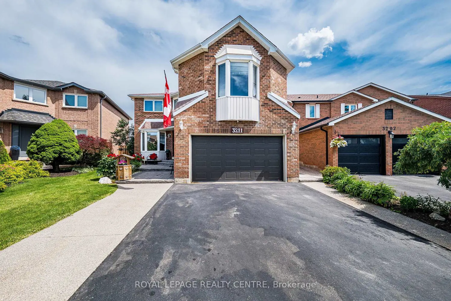 3211 Dovetail Mews