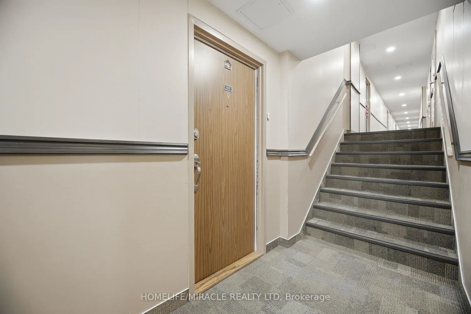 2095 Roche Court 137 photo 2