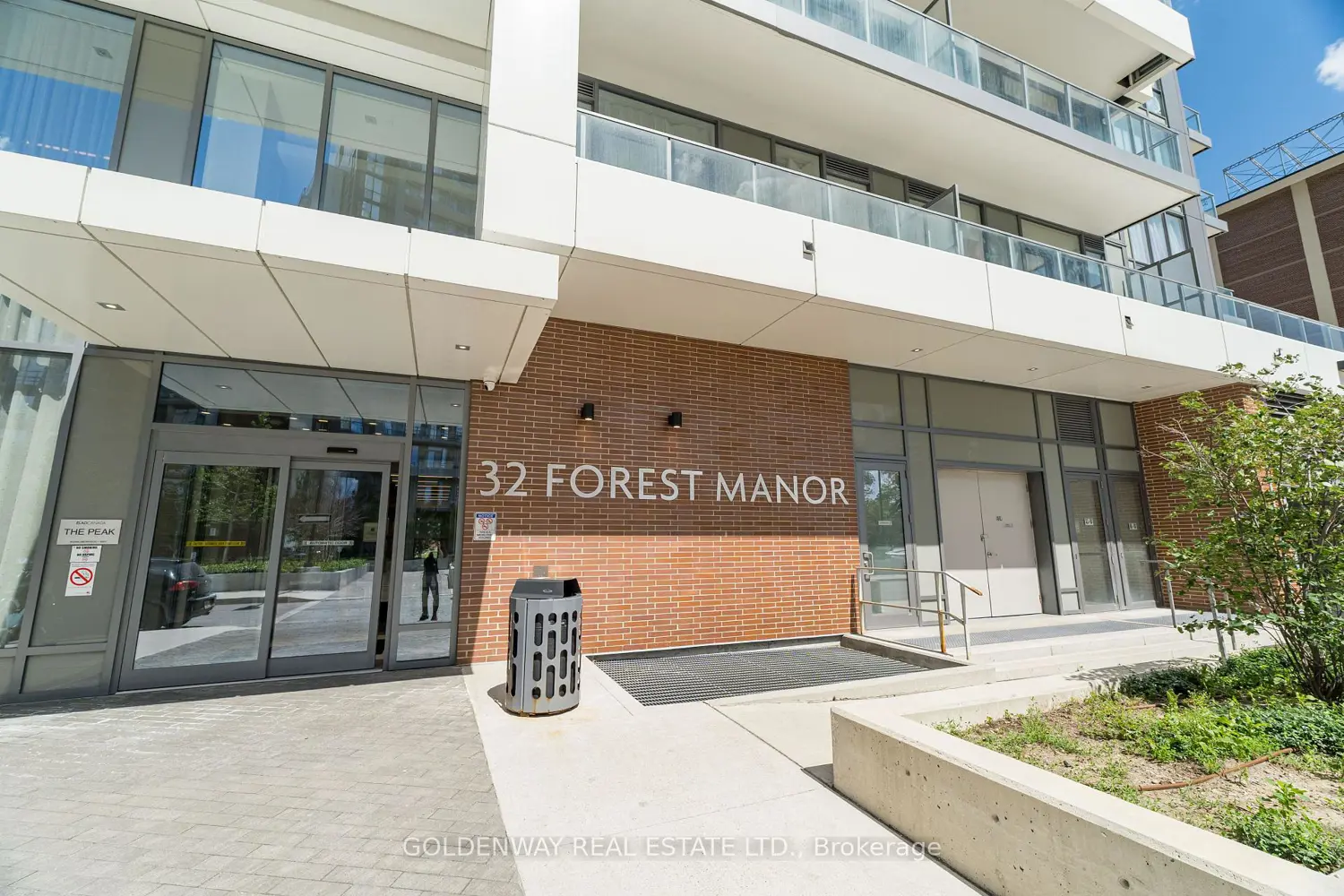32 Forest Manor Road 2809 photo 2