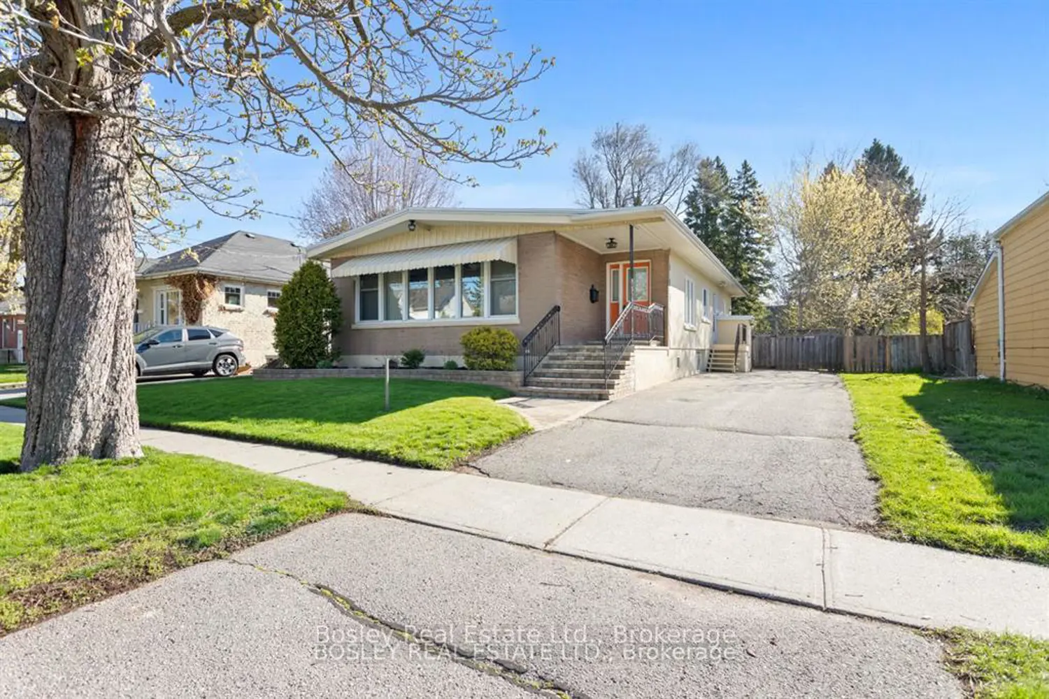 380 D'arcy Street photo 2