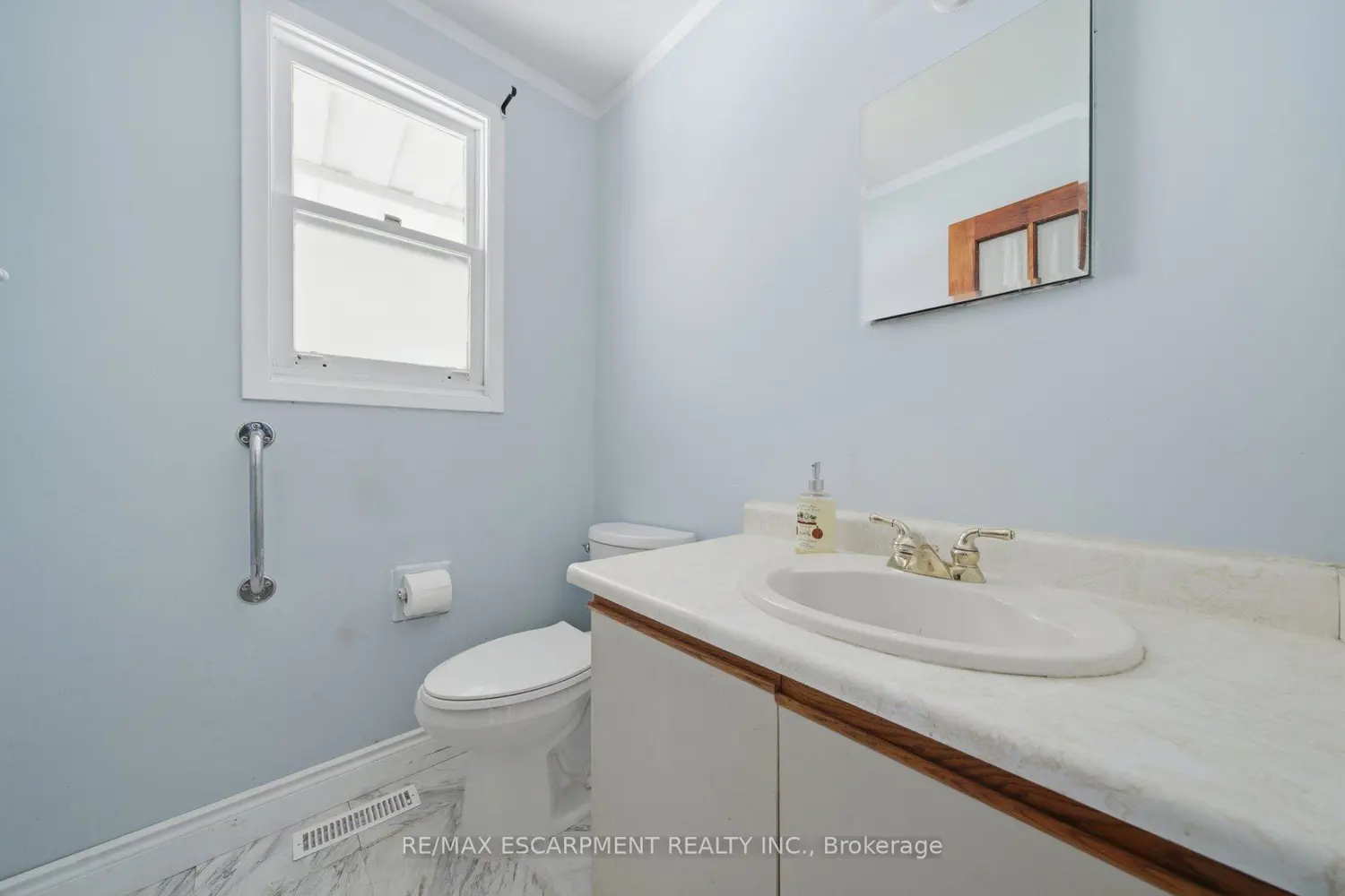 3 Twinoaks Crescent photo 3