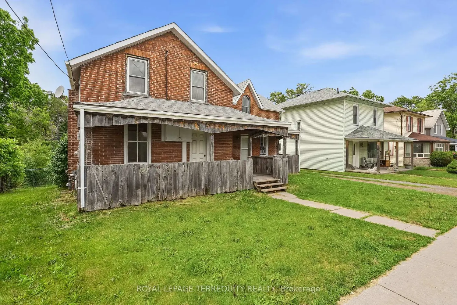 76 Grand Road photo 2