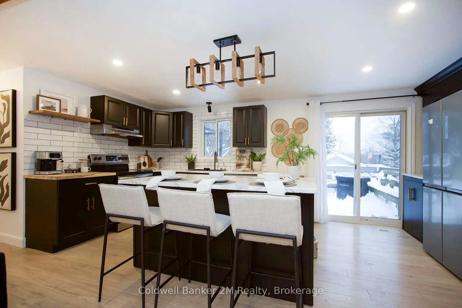 812 Burnham Street photo 4