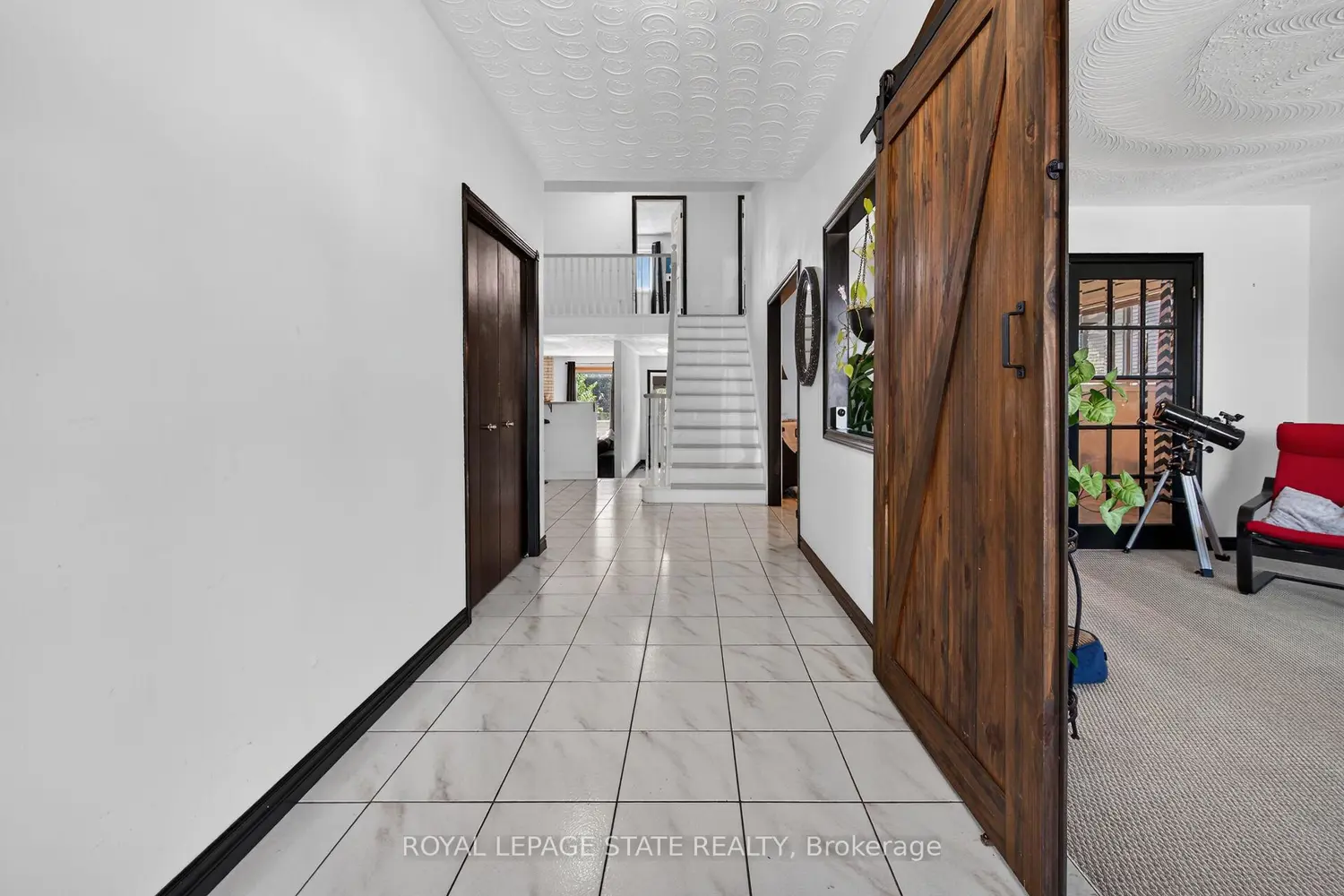 15 Ellen Avenue photo 2