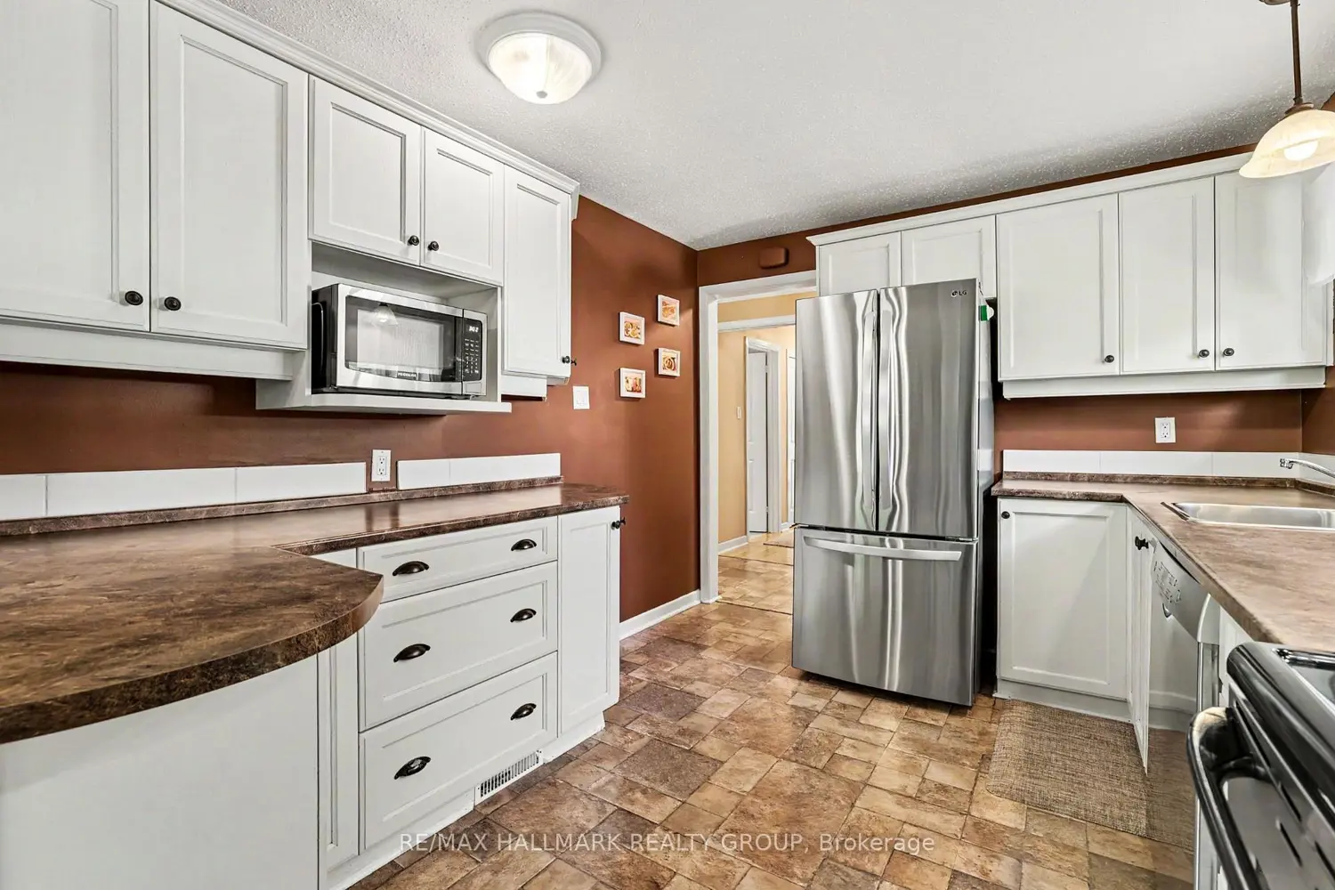 33 Newbury Avenue photo 4