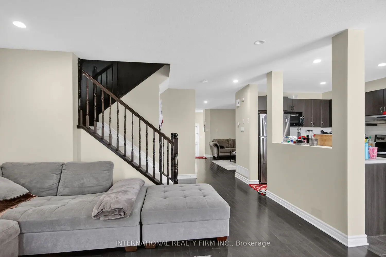 121 Dunforest Terrace photo 4