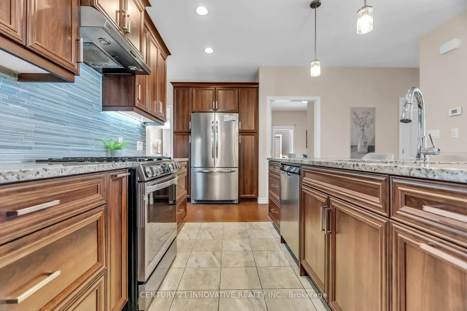 212 Summerset Place photo 4