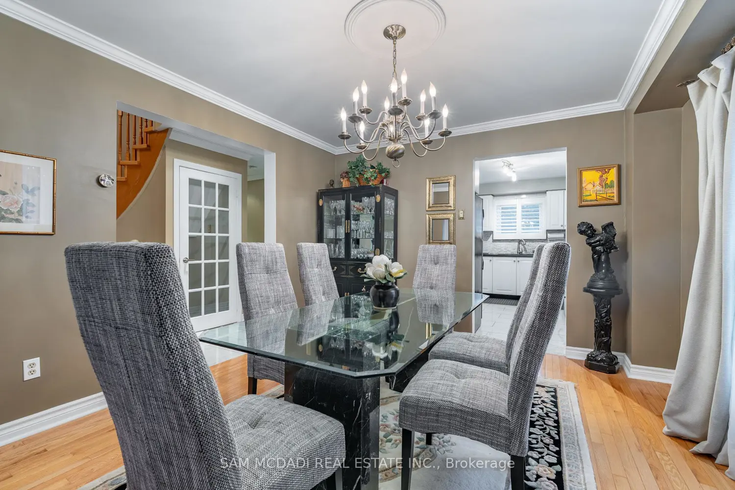 69 Parkside Drive photo 2