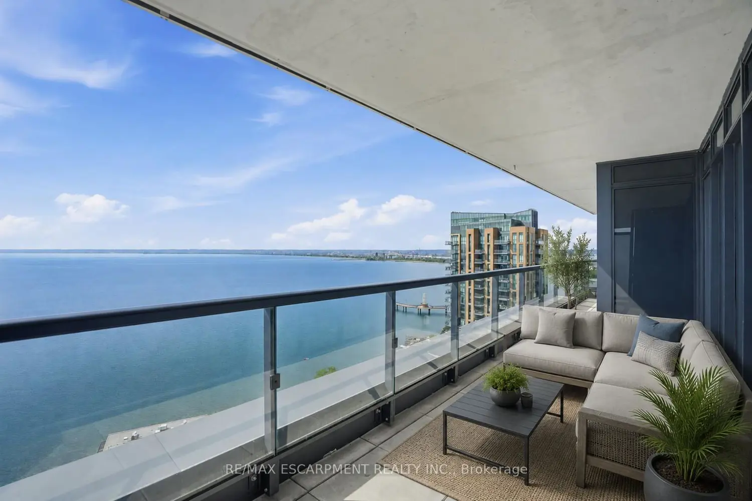 370 Martha Street 2104