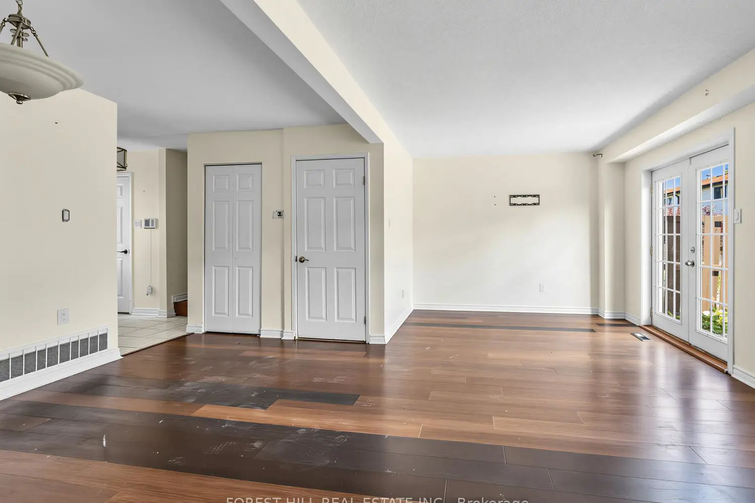 61 Royal Salisbury Way photo 4